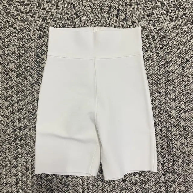 Women’s High‑Waist Fitness Shorts – Stretchable Yoga & Gym Leggings