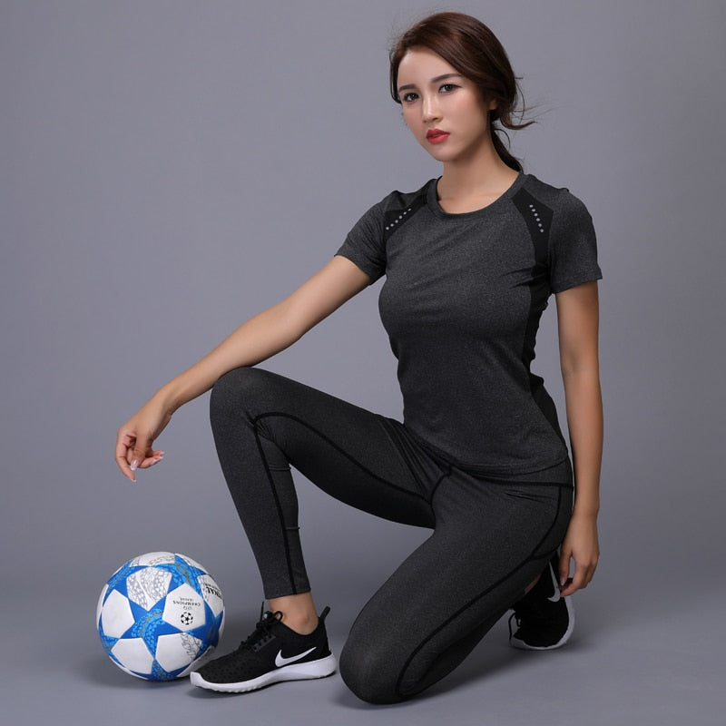 Women’s Yoga Set – T‑Shirt & Leggings